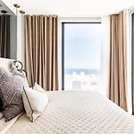 Luxury Apartment - Higueron West