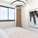 Luxury Apartment - Higueron West